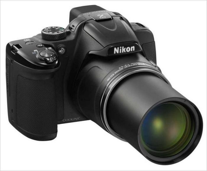 Nikon COOLPIX P520 compact camera - zoom