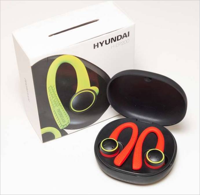 Hyundai headphones