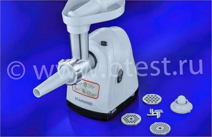 STARWIND SMG2481 electric meat grinder