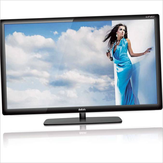 LED backlit LCD TV with built-in HD media player BBK LEM3281F