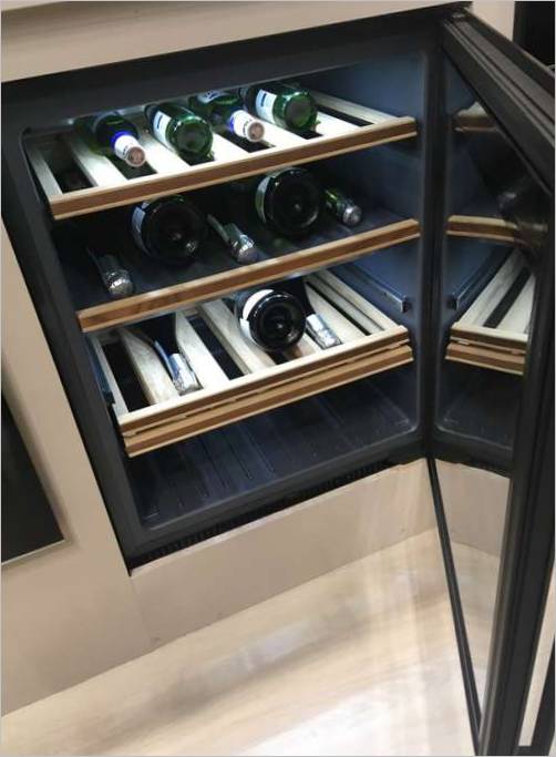 Built-in wine cabinets 45cm and 82cm