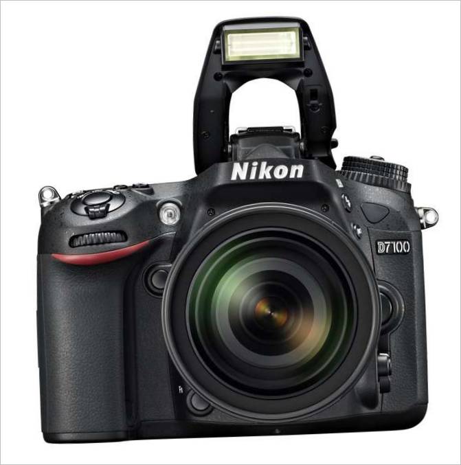Nikon D7100 SLR camera - straight ahead view
