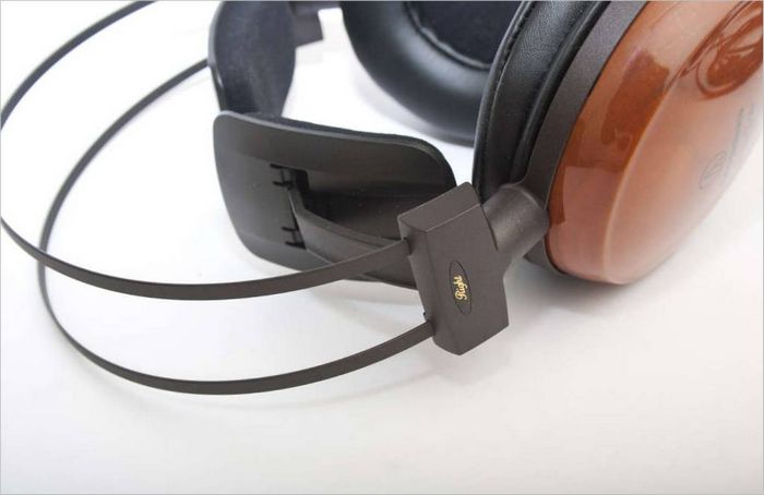 Audio-Technica ATH-W1000X headphones