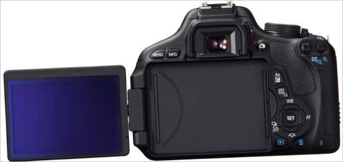 Canon EOS 600D amateur digital SLR camera