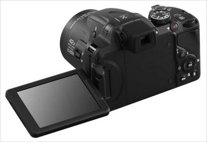 Nikon COOLPIX P520 compact camera - display