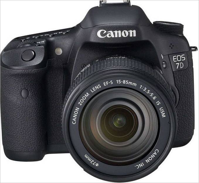 Canon EOS 7D SLR camera