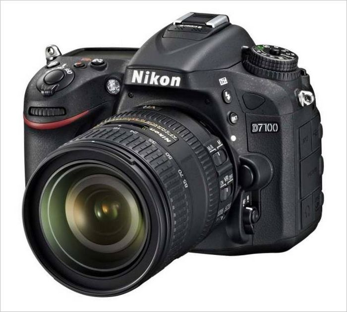 Nikon D7100 SLR camera